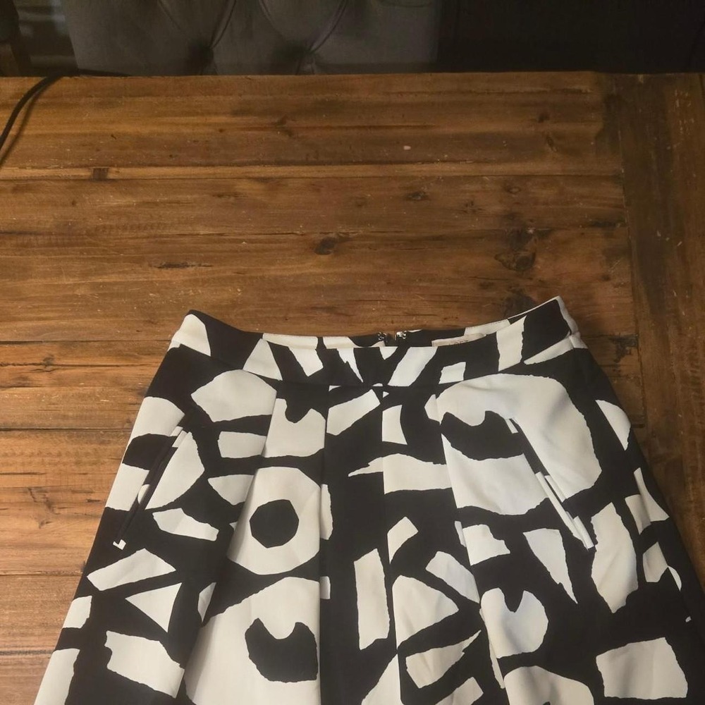Loft Black White Abstract Graphic Print Pleated Mini Skirt Size 00 Geometric
